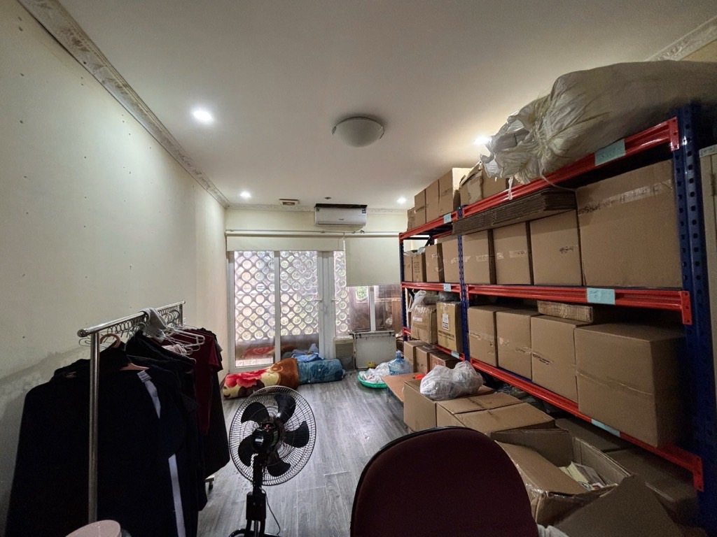 Bán nhà Tạ Quang Bửu - diện tích 62.5m2 1 tầng - Căn hộ tập thể nguyên bản - giá 6.25 tỷ