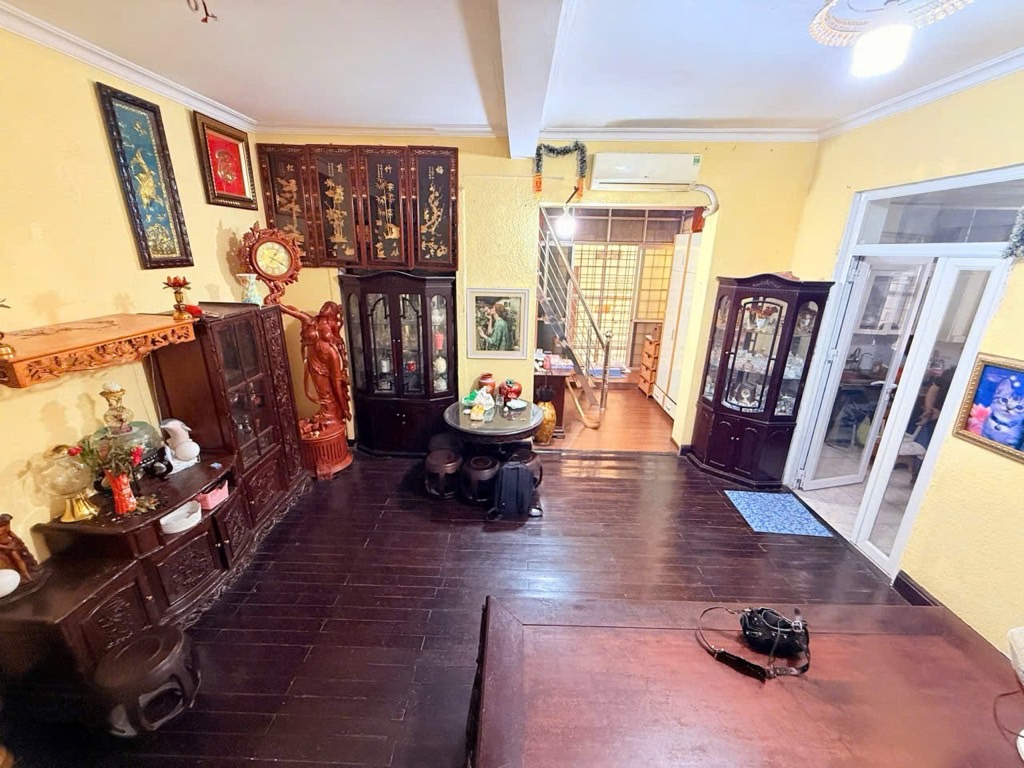 Bán nhà Ngõ Thịnh Quang - diện tích 160m2 2 tầng - Lô góc - giá 5,9 tỷ