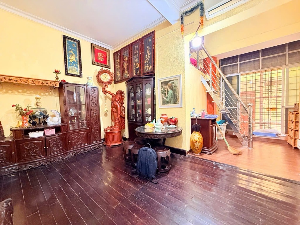 Bán nhà Ngõ Thịnh Quang - diện tích 160m2 2 tầng - Lô góc - giá 5,9 tỷ