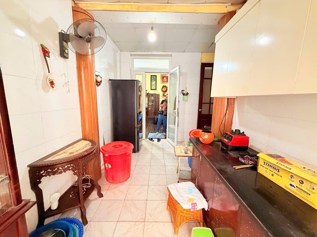 Bán nhà Ngõ Thịnh Quang - diện tích 160m2 2 tầng - Lô góc - giá 5,9 tỷ