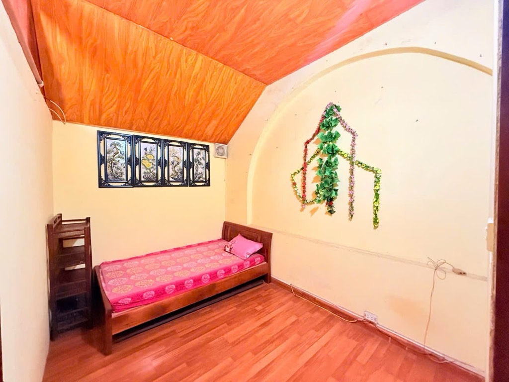 Bán nhà Ngõ Thịnh Quang - diện tích 160m2 2 tầng - Lô góc - giá 5,9 tỷ