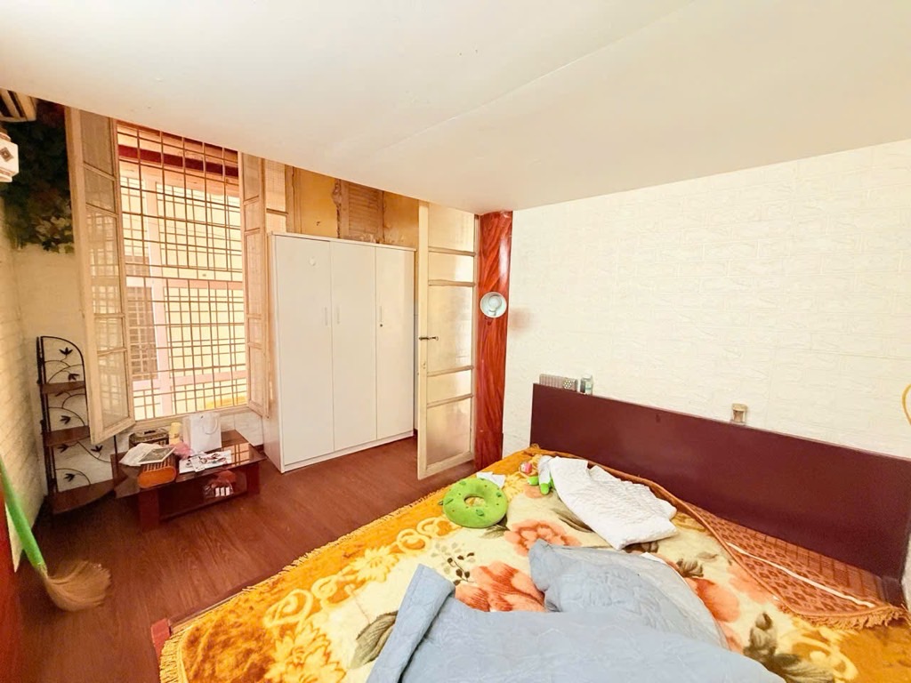 Bán nhà Ngõ Thịnh Quang - diện tích 160m2 2 tầng - Lô góc - giá 5,9 tỷ