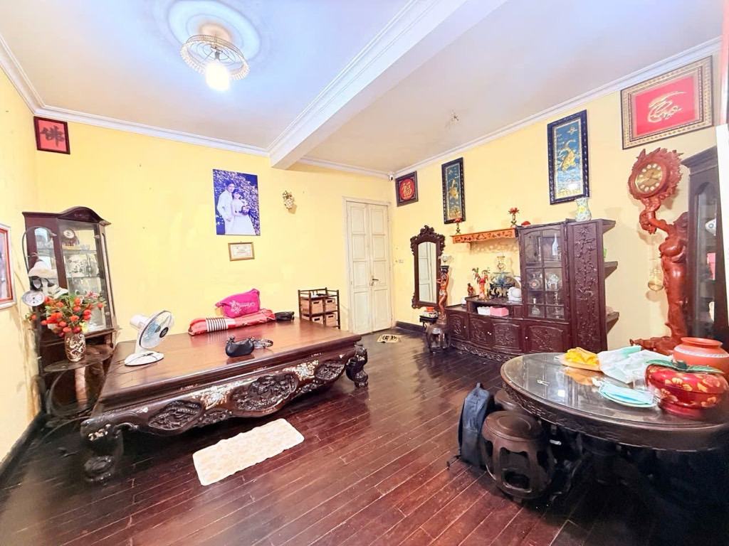 Bán nhà Ngõ Thịnh Quang - diện tích 160m2 2 tầng - Lô góc - giá 5,9 tỷ