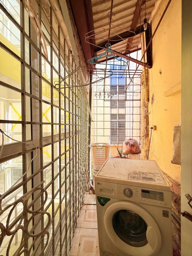 Bán nhà Ngõ Thịnh Quang - diện tích 160m2 2 tầng - Lô góc - giá 5,9 tỷ