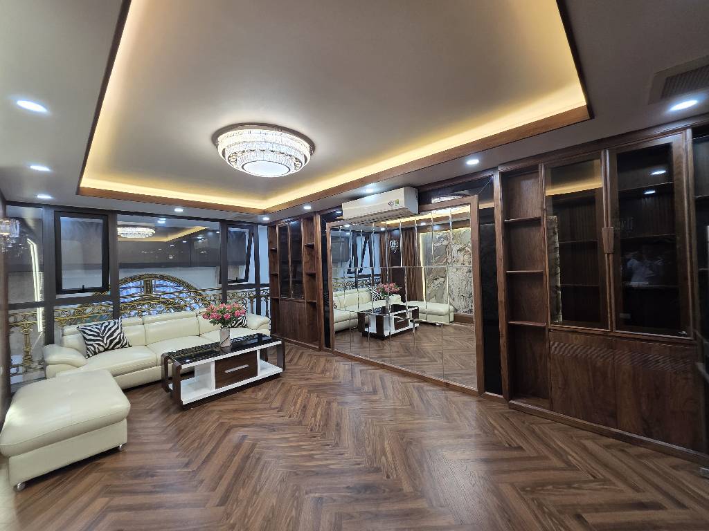 Bán nhà Tân Mai - diện tích 48m2 8 tầng - ô tô tránh - giá 23 tỷ