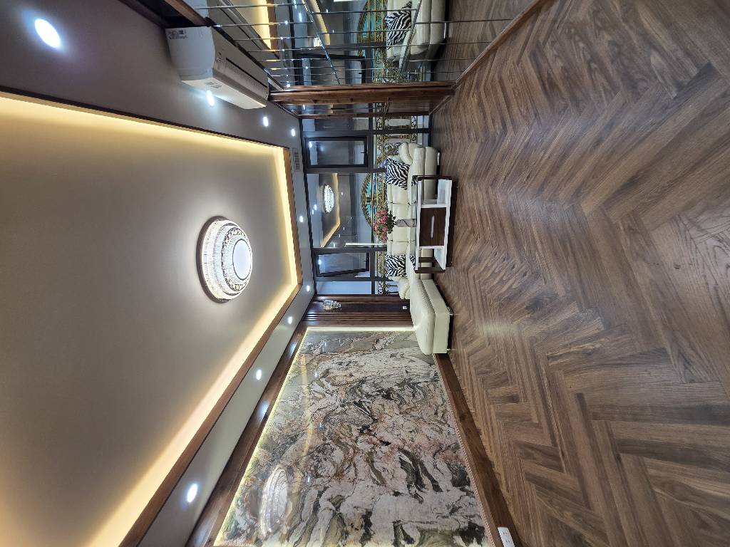 Bán nhà Tân Mai - diện tích 48m2 8 tầng - ô tô tránh - giá 23 tỷ