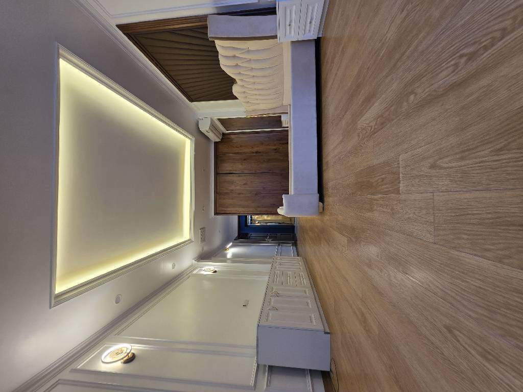 Bán nhà Tân Mai - diện tích 48m2 8 tầng - ô tô tránh - giá 23 tỷ