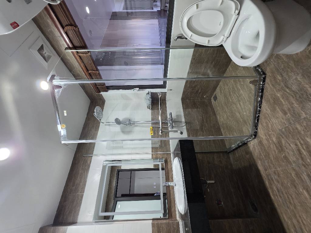 Bán nhà Tân Mai - diện tích 48m2 8 tầng - ô tô tránh - giá 23 tỷ