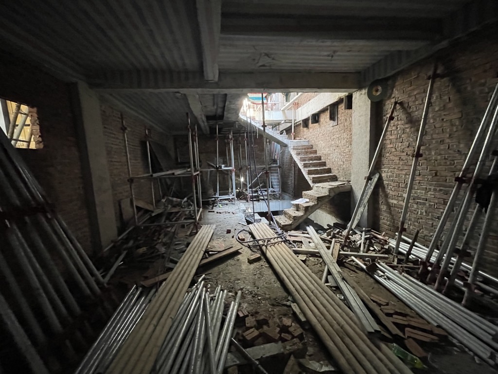 Bán nhà Đê La Thành - diện tích 49,4m2 7 tầng - thang máy - giá 16 tỷ