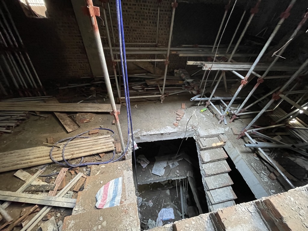 Bán nhà Đê La Thành - diện tích 49,4m2 7 tầng - thang máy - giá 16 tỷ