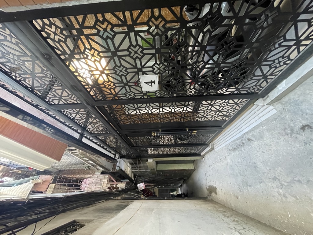 Bán nhà Đê La Thành - diện tích 49,4m2 7 tầng - thang máy - giá 16 tỷ