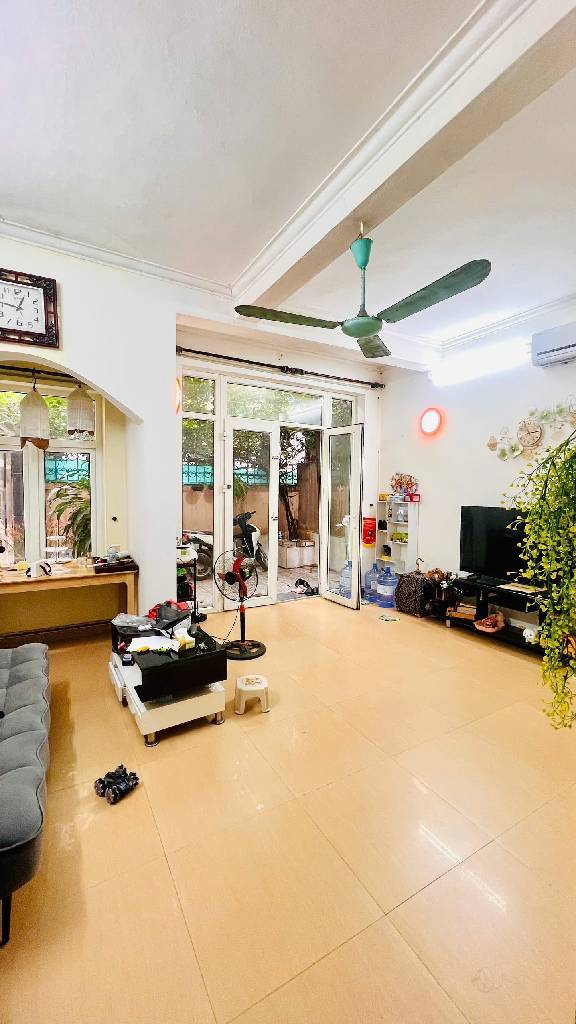 Bán nhà Ngõ Quỳnh - diện tích 120,3m2 3 tầng - Biệt thự trong ngõ, ô tô qua - giá 22,2 tỷ