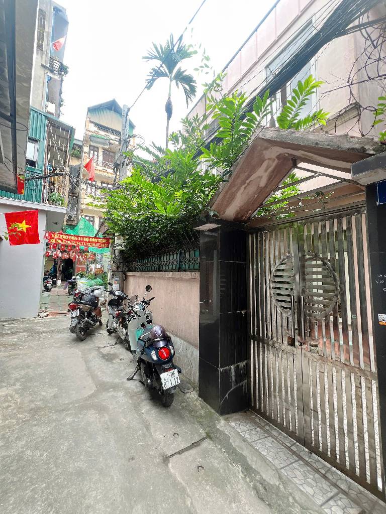 Bán nhà Ngõ Quỳnh - diện tích 120,3m2 3 tầng - Biệt thự trong ngõ, ô tô qua - giá 22,2 tỷ