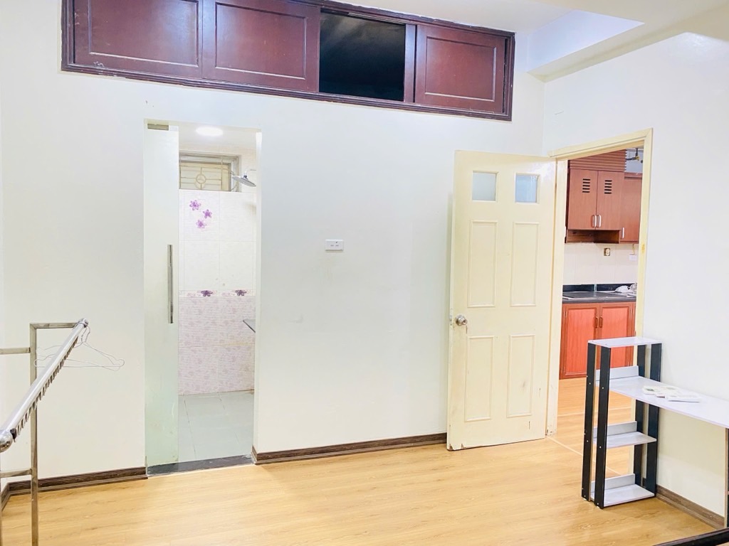 Bán nhà Lạc Trung - diện tích 102.6m2 13 tầng - Căn hộ P1005 nằm trên tầng 10 toà chung cư - giá 8 tỷ