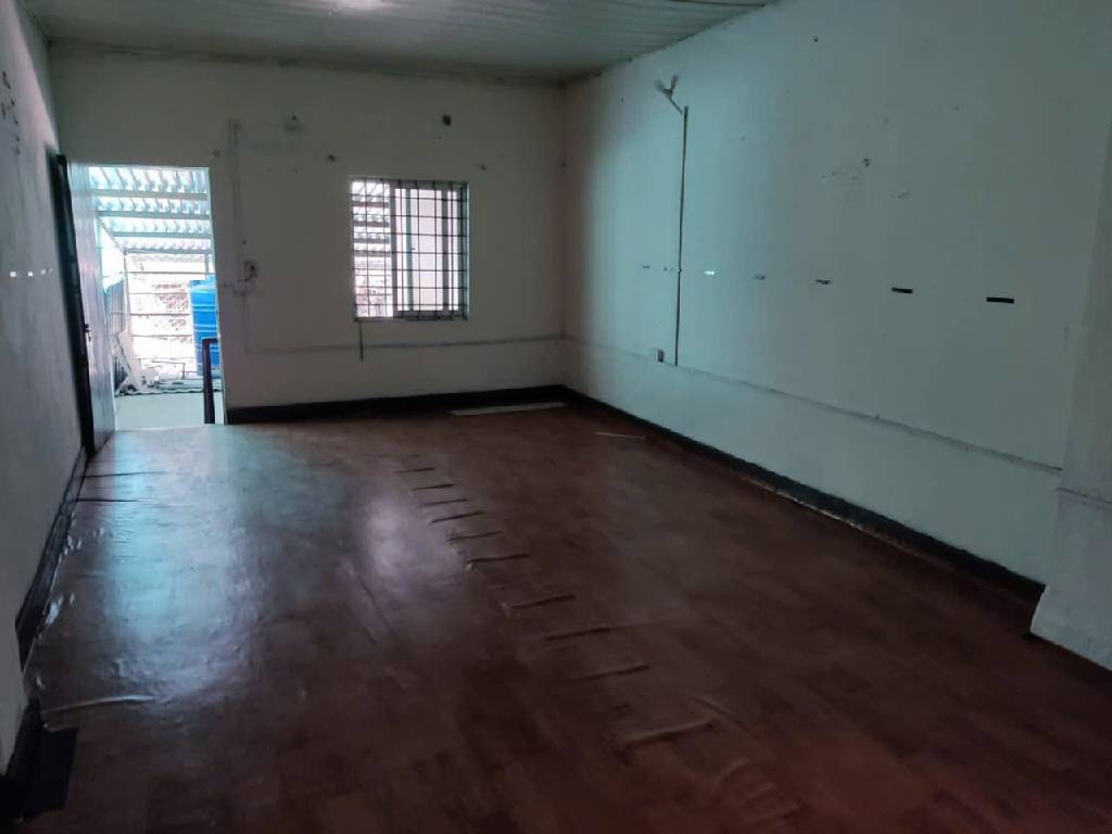 Bán nhà Hoàng Văn Thái - diện tích 45,8m2 2 tầng - ngõ ô tô tránh - giá 4,2 tỷ