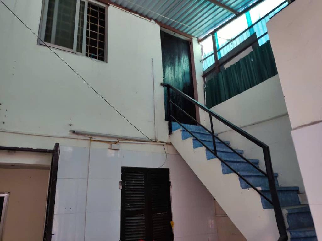 Bán nhà Hoàng Văn Thái - diện tích 45,8m2 2 tầng - ngõ ô tô tránh - giá 4,2 tỷ