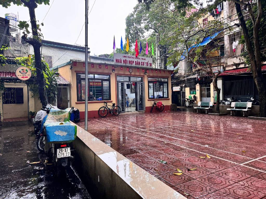 Bán nhà Hoàng Văn Thái - diện tích 45,8m2 2 tầng - ngõ ô tô tránh - giá 4,2 tỷ