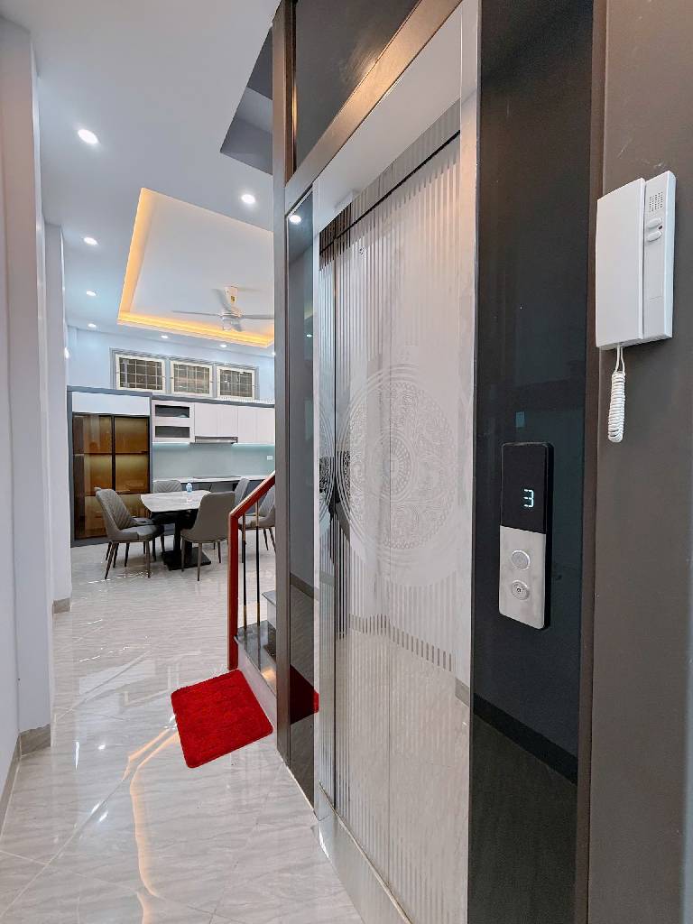 Bán nhà Kim Đồng - diện tích 47.5m2 5 tầng - thang máy, phân lô sát ô tô - giá 16,5 tỷ