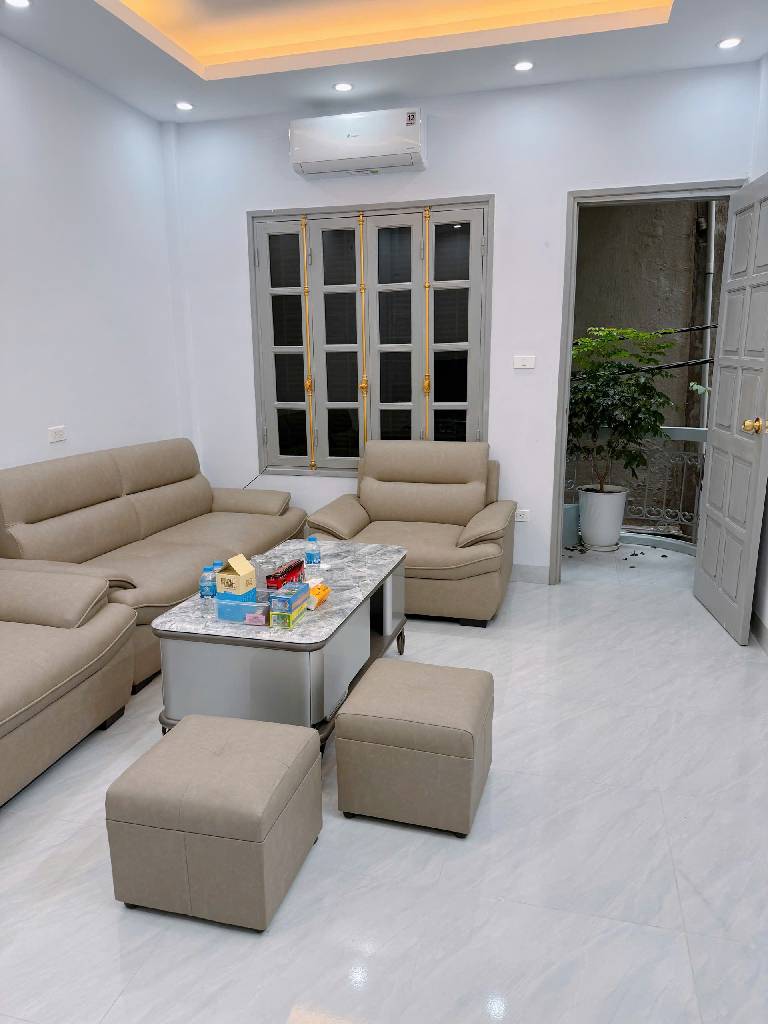 Bán nhà Kim Đồng - diện tích 47.5m2 5 tầng - thang máy, phân lô sát ô tô - giá 16,5 tỷ