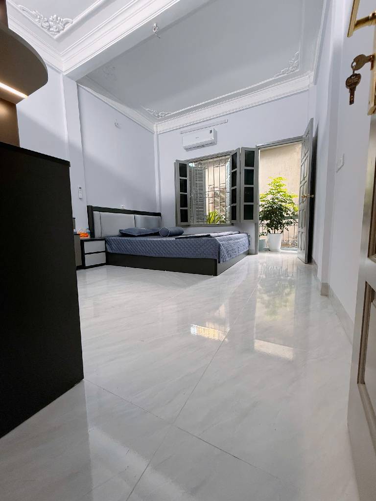 Bán nhà Kim Đồng - diện tích 47.5m2 5 tầng - thang máy, phân lô sát ô tô - giá 16,5 tỷ