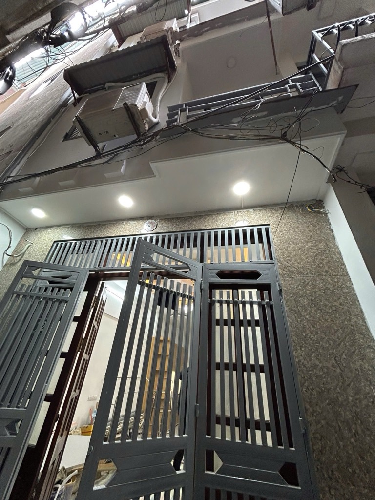 Bán nhà Vĩnh Hưng - diện tích 30m2 5 tầng - Cách ô tô tránh 30m - giá 7,58 tỷ