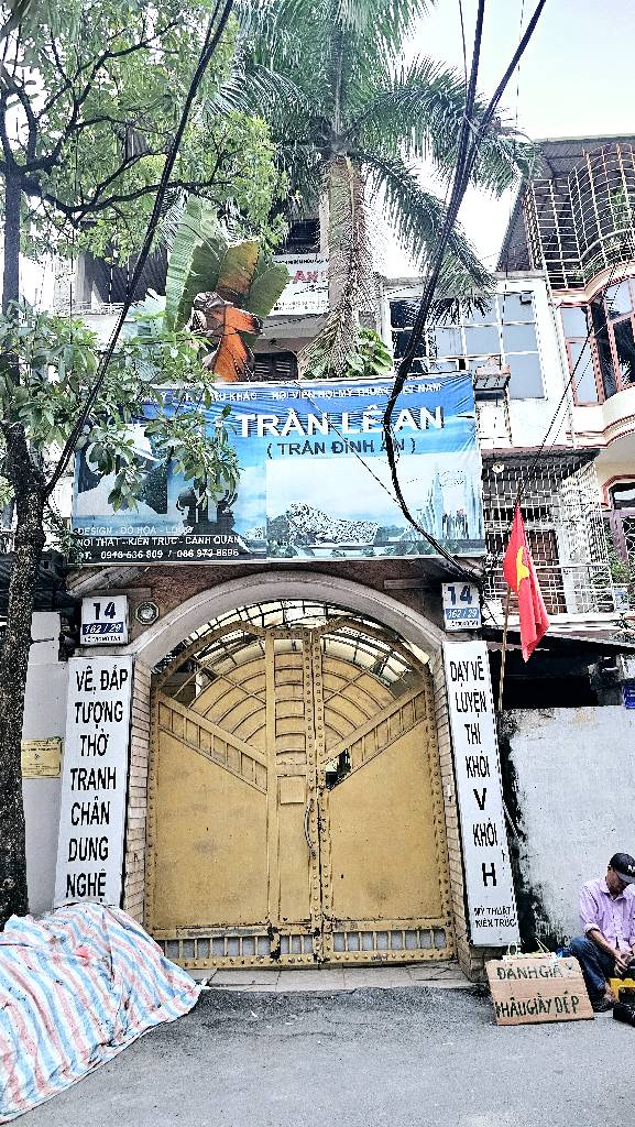 Bán nhà Lê Trọng Tấn - diện tích 94,6m2 6 tầng - ô tô tránh - giá 17,9 tỷ