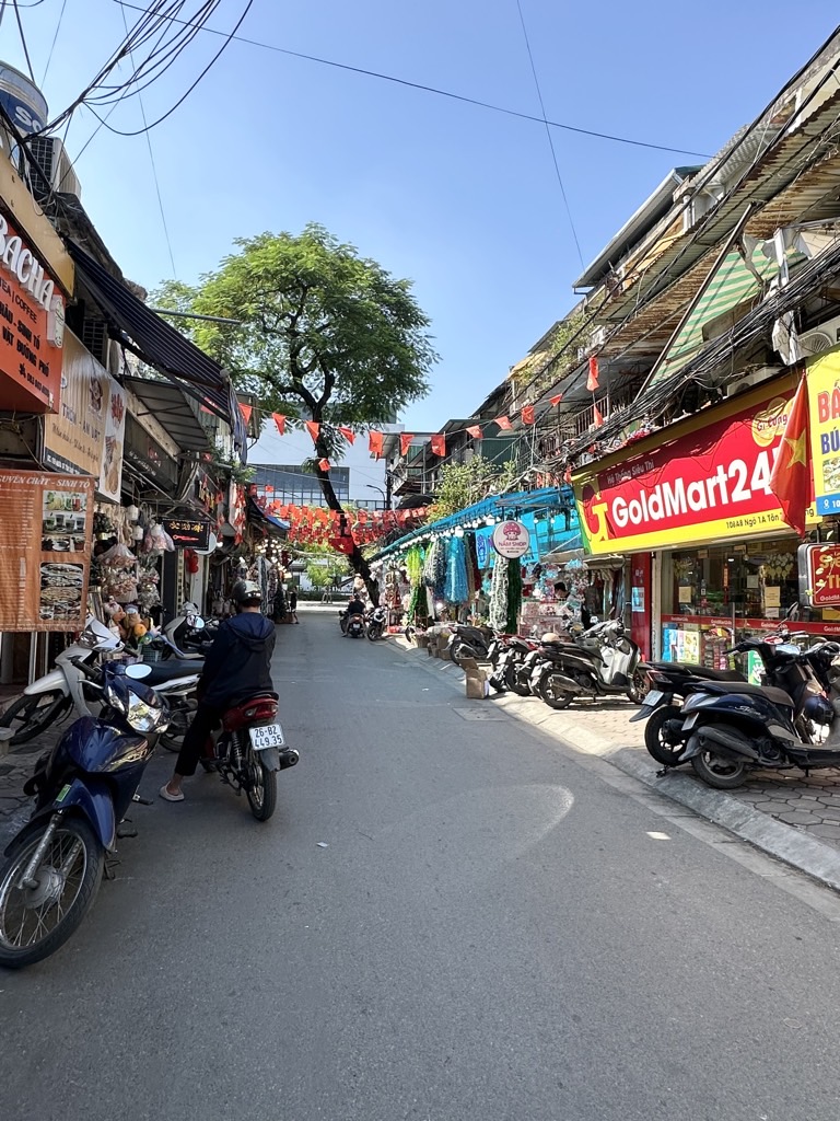 Bán nhà Tôn Thất Tùng - diện tích 34.5m2 1 tầng - Mặt ngõ rộng thẳng tắp - giá 8,9 tỷ