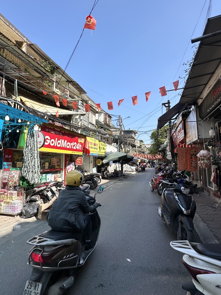 Bán nhà Tôn Thất Tùng - diện tích 34.5m2 1 tầng - Mặt ngõ rộng thẳng tắp - giá 8,9 tỷ