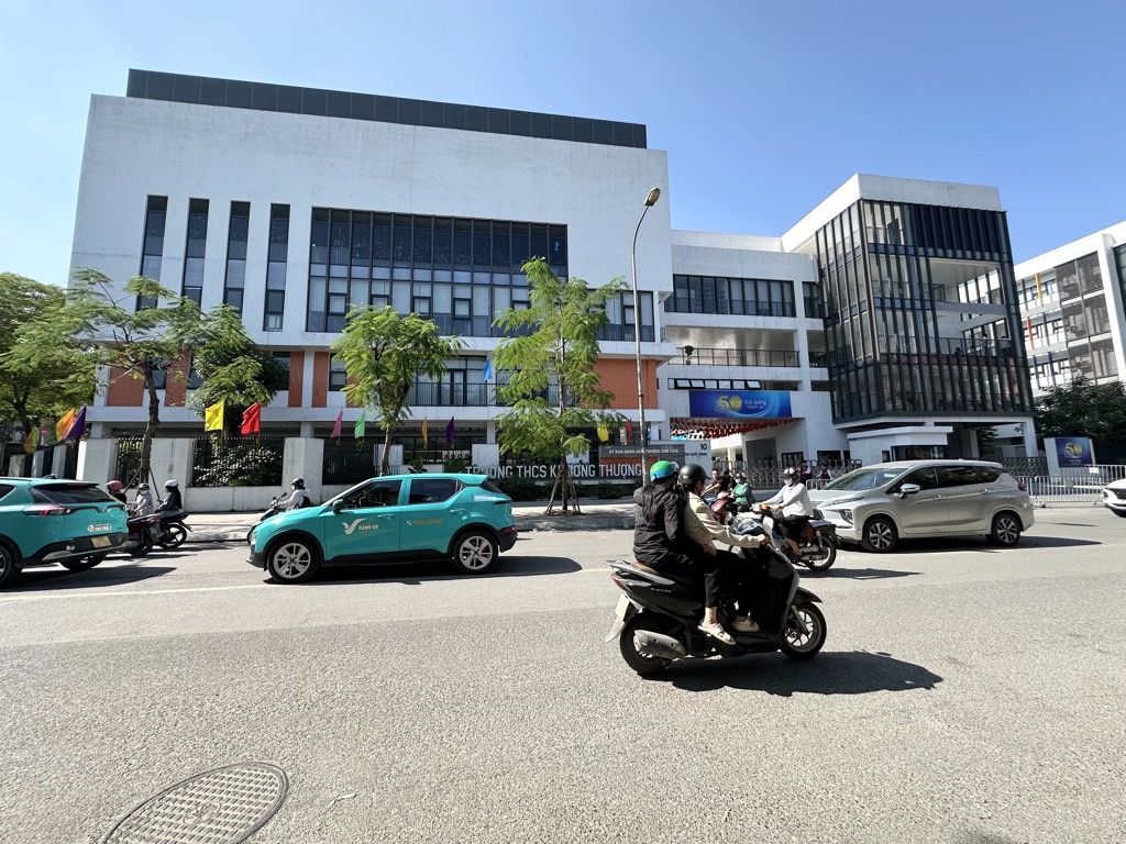 Bán nhà Tôn Thất Tùng - diện tích 34.5m2 1 tầng - Mặt ngõ rộng thẳng tắp - giá 8,9 tỷ