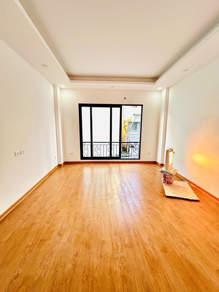 Bán nhà Nguyễn Khoái - diện tích 50m2 5 tầng - gần ô tô - giá 12,5 tỷ