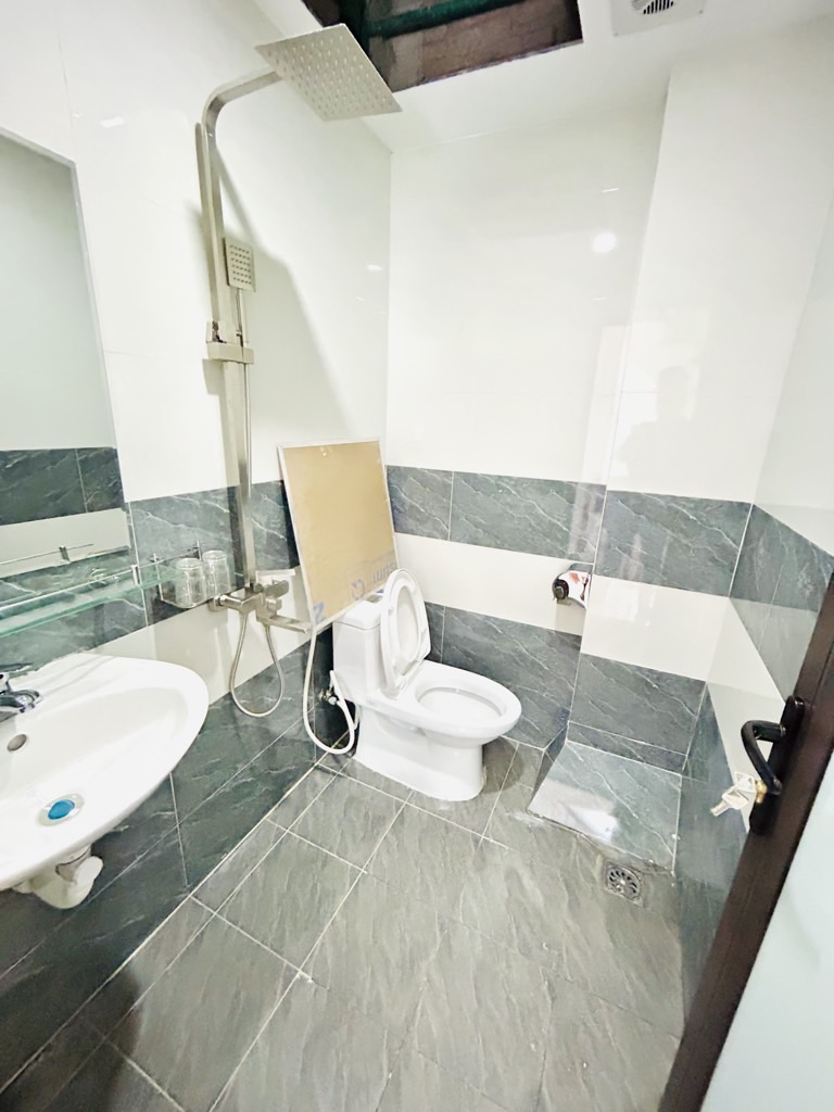 Bán nhà Nguyễn Khoái - diện tích 50m2 5 tầng - gần ô tô - giá 12,5 tỷ