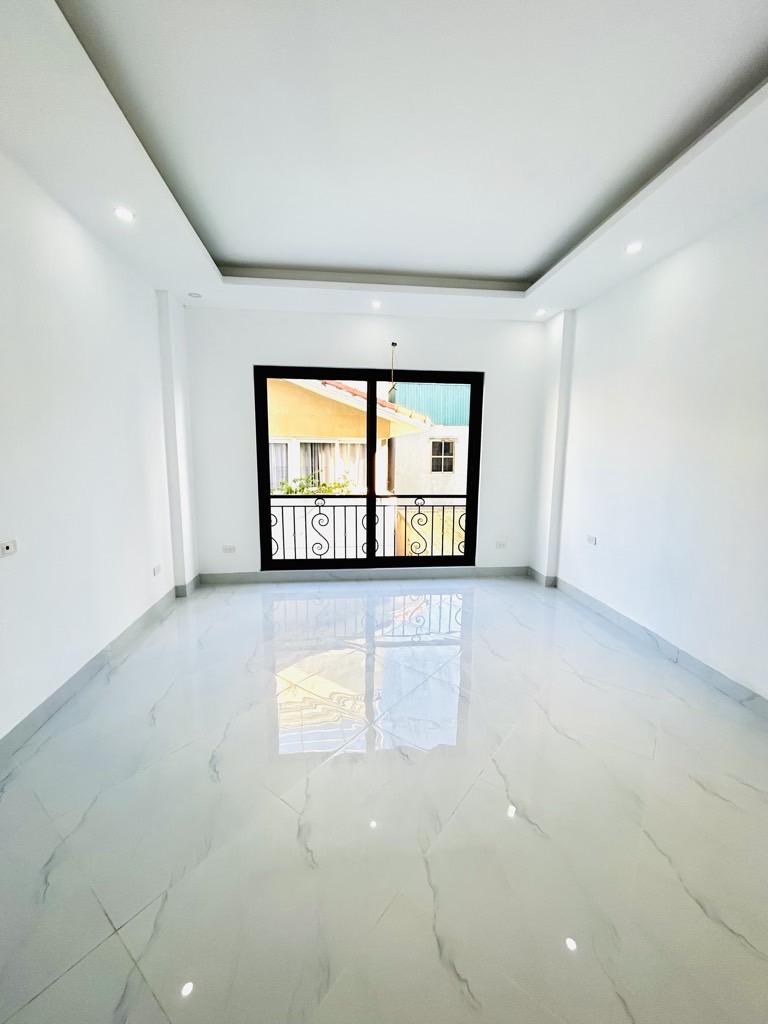 Bán nhà Nguyễn Khoái - diện tích 50m2 5 tầng - gần ô tô - giá 12,5 tỷ