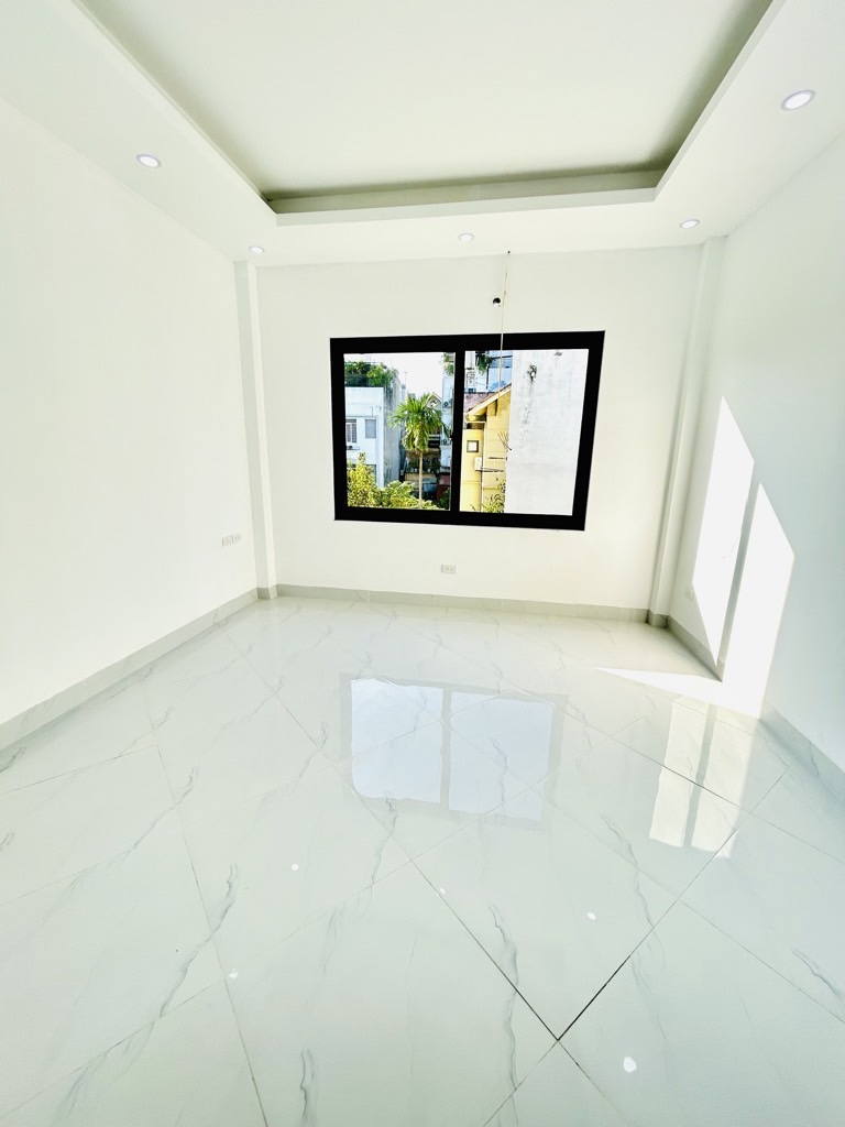 Bán nhà Nguyễn Khoái - diện tích 50m2 5 tầng - gần ô tô - giá 12,5 tỷ