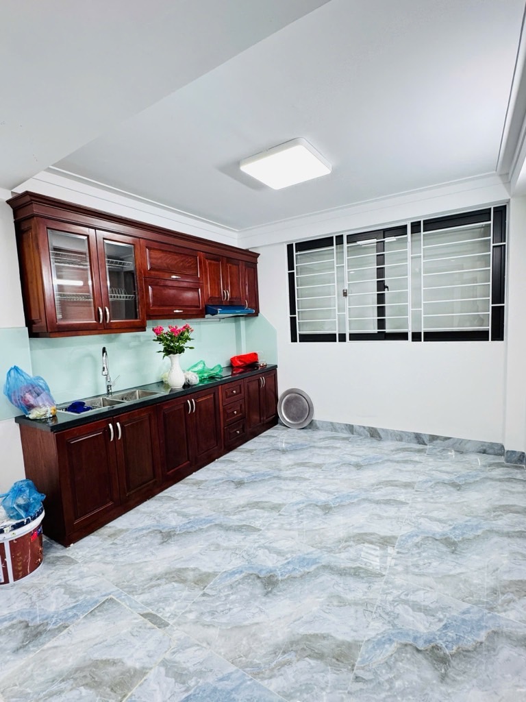 Bán nhà Kim Giang - diện tích 36m2 5 tầng - Lô góc 3 thoáng - giá 10,6 tỷ