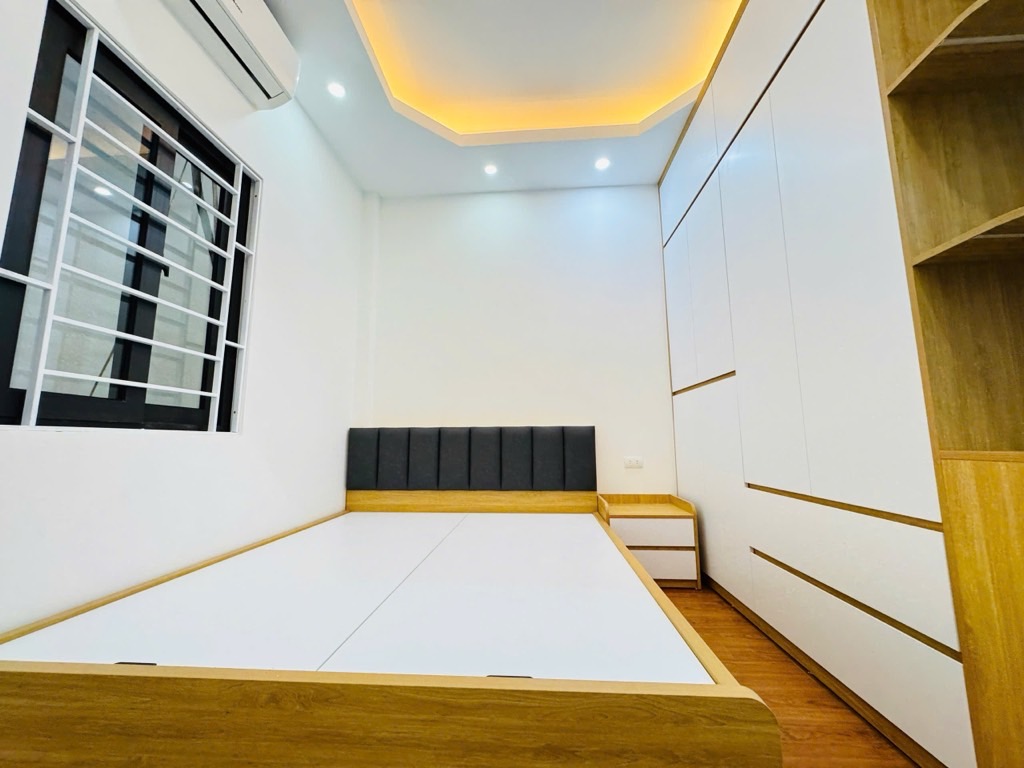 Bán nhà Kim Giang - diện tích 36m2 5 tầng - Lô góc 3 thoáng - giá 10,6 tỷ