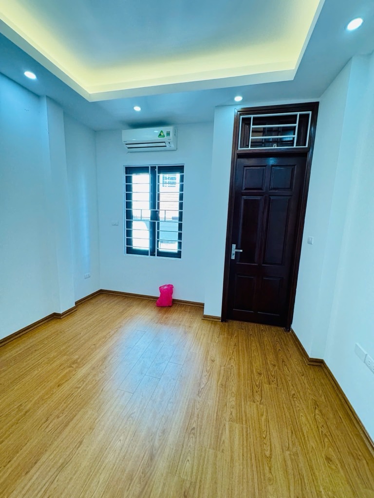 Bán nhà Kim Giang - diện tích 36m2 5 tầng - Lô góc 3 thoáng - giá 10,6 tỷ