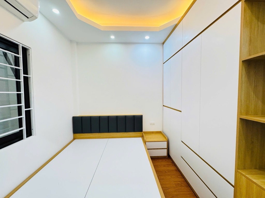 Bán nhà Kim Giang - diện tích 36m2 5 tầng - Lô góc 3 thoáng - giá 10,6 tỷ