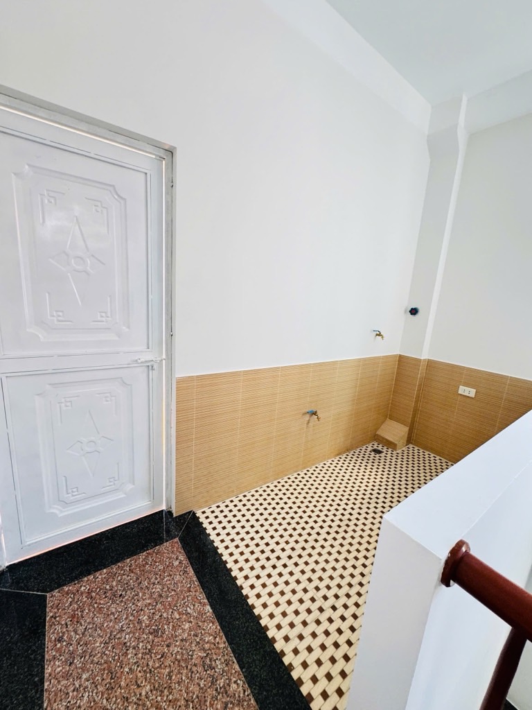 Bán nhà Kim Giang - diện tích 36m2 5 tầng - Lô góc 3 thoáng - giá 10,6 tỷ