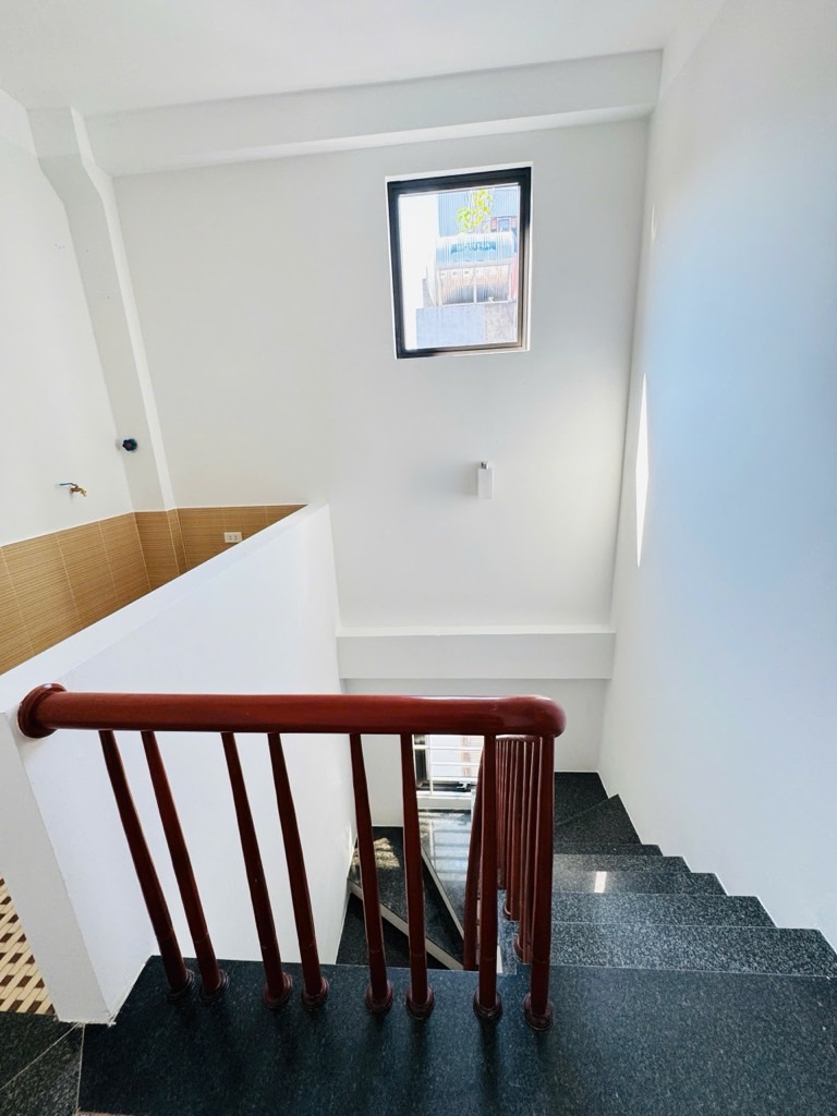 Bán nhà Kim Giang - diện tích 36m2 5 tầng - Lô góc 3 thoáng - giá 10,6 tỷ