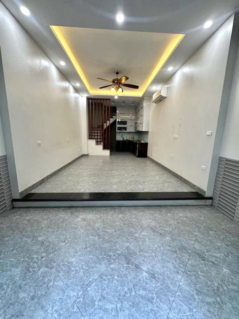 Bán nhà Hoàng Mai - diện tích 43m2 5 tầng - Nhà mặt ngõ thông - giá 12,8 tỷ