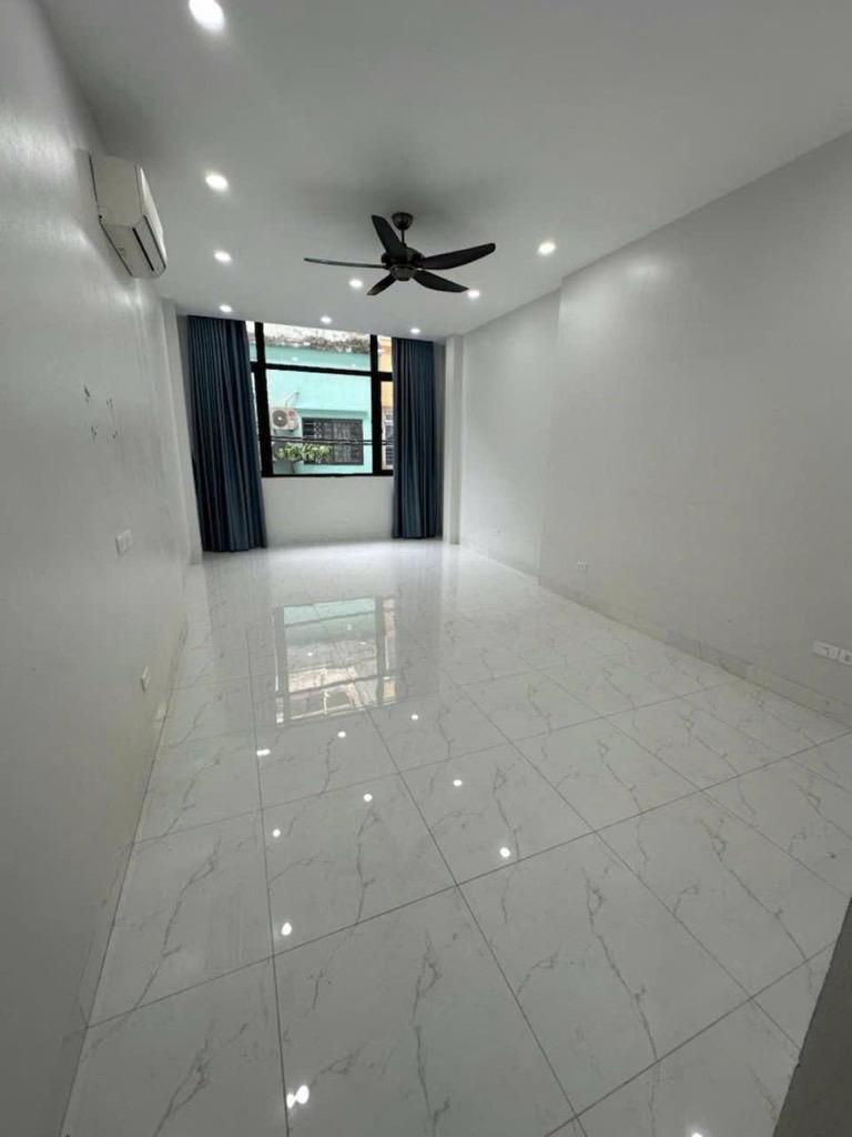 Bán nhà Hoàng Mai - diện tích 43m2 5 tầng - Nhà mặt ngõ thông - giá 12,8 tỷ