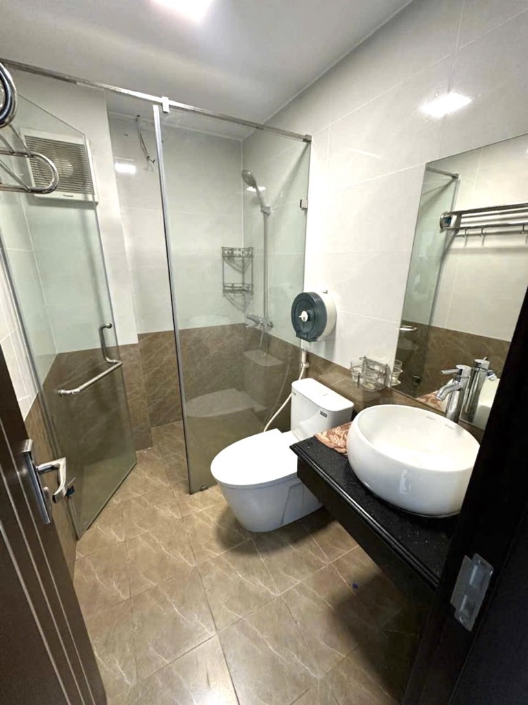 Bán nhà Hoàng Mai - diện tích 43m2 5 tầng - Nhà mặt ngõ thông - giá 12,8 tỷ