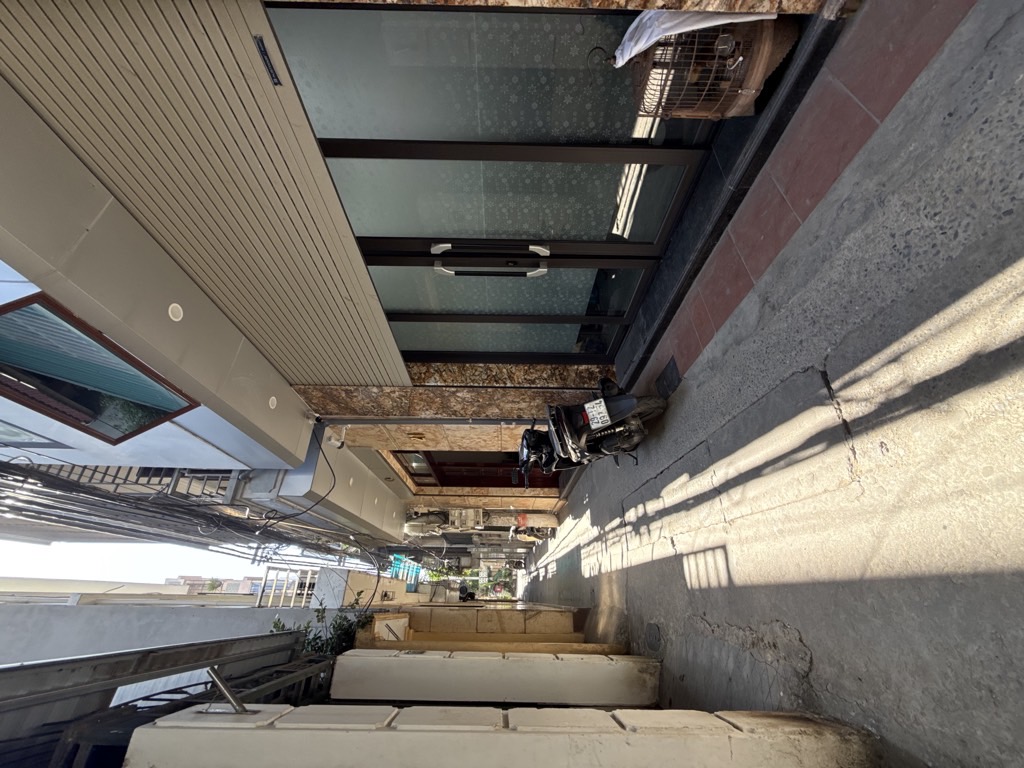 Bán nhà Hoàng Mai - diện tích 43m2 5 tầng - Nhà mặt ngõ thông - giá 12,8 tỷ