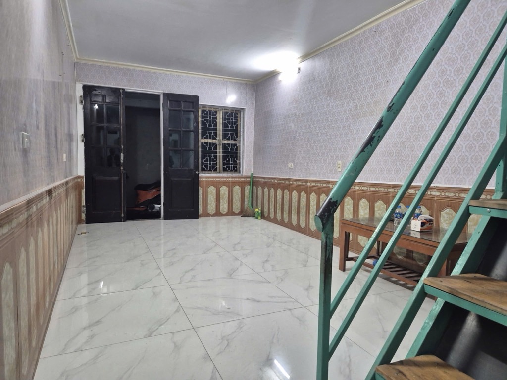 Bán nhà Định Công Thượng - diện tích 29m2 3 tầng - Nhà đẹp hiếm có - giá 2,2 tỷ