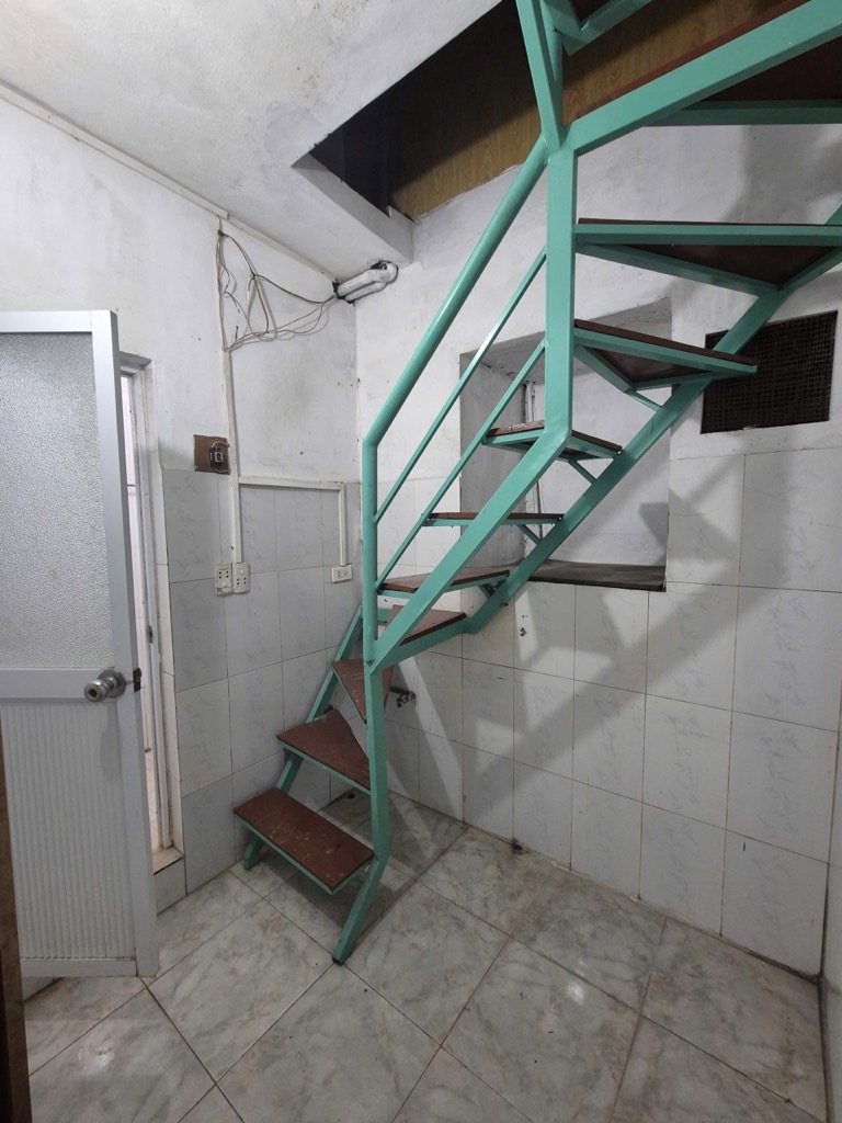 Bán nhà Định Công Thượng - diện tích 29m2 3 tầng - Nhà đẹp hiếm có - giá 2,2 tỷ