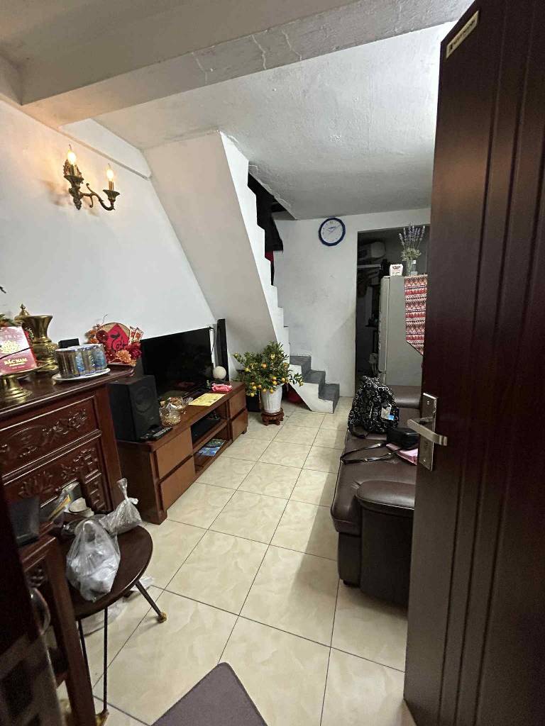 Bán nhà Văn Hương - diện tích 18,1m2 3 tầng - Nhà cũ xây kiên cố - giá 4 tỷ