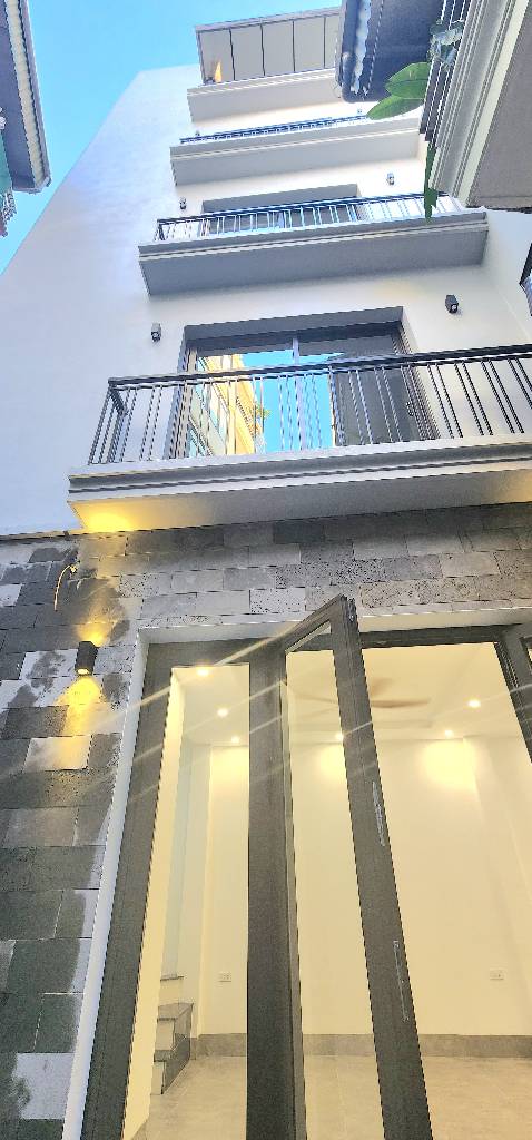 Bán nhà Võ Thị Sáu - diện tích 40m2 5 tầng - Nhà đẹp mới kính kong, thang máy - giá 12,6 tỷ