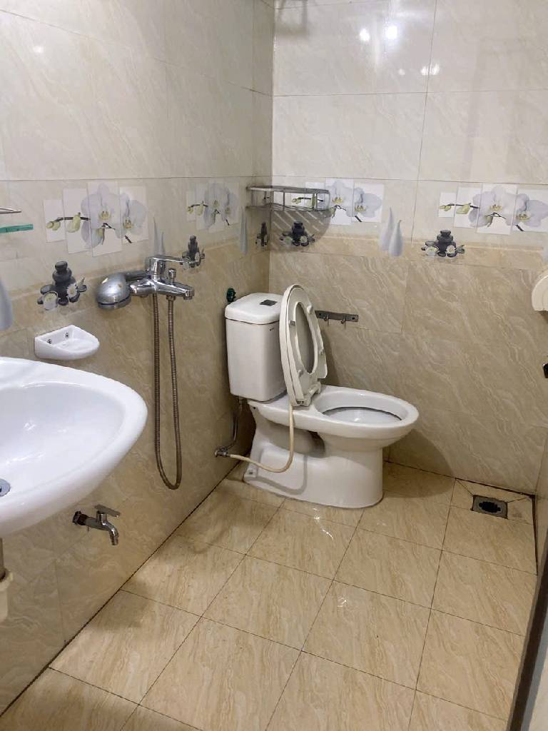 Bán nhà Định Công Hạ - diện tích 36m2 3 tầng - GẦN Ô TÔ - NHÀ ĐẸP - SÁT PHỐ - VIEW HỒ - TẶNG NỘI THẤT - giá 3,5 tỷ