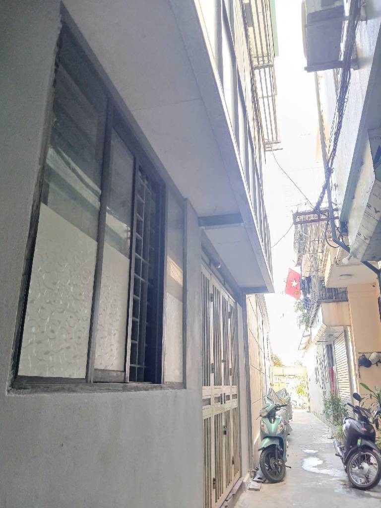 Bán nhà Định Công Hạ - diện tích 36m2 3 tầng - GẦN Ô TÔ - NHÀ ĐẸP - SÁT PHỐ - VIEW HỒ - TẶNG NỘI THẤT - giá 3,5 tỷ