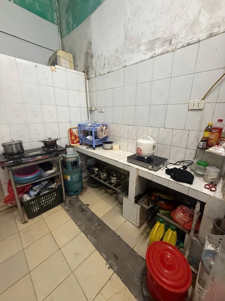 Bán nhà Đê Tô Hoàng - diện tích 27,1m2 2 tầng - nhà cũ, bán đất tặng nhà - giá 6,8 tỷ